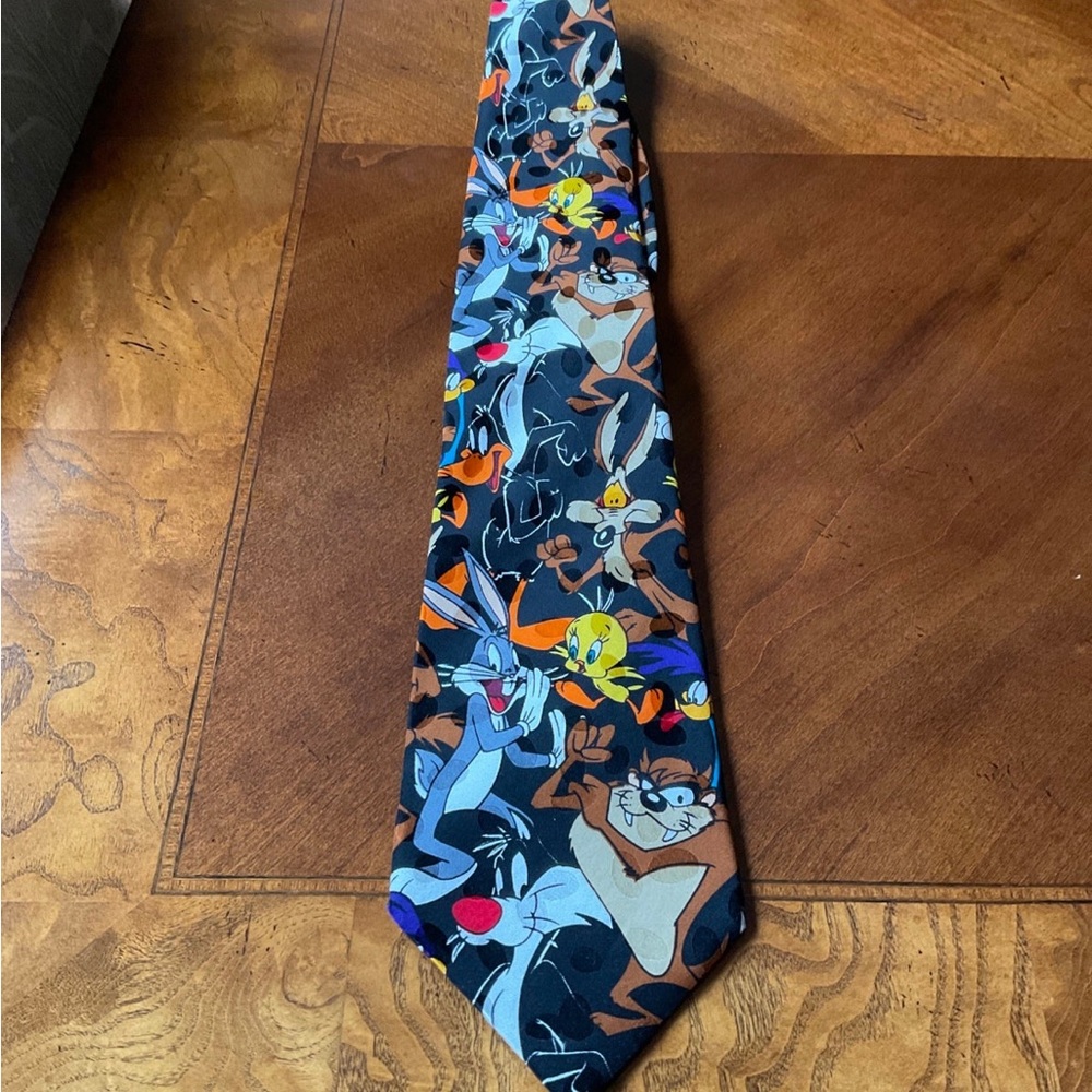 1994 Vintage Looney Tunes Taz Bugs Bunny Tweety Sylvester Tie